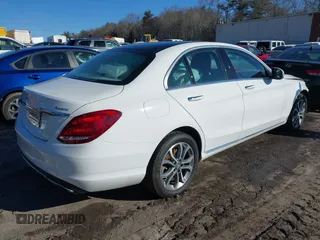 2015 Mercedes-Benz C-Class C 300 Luxury with VIN 55SWF4KB2FU006485, listed as a IAAI auction lot 41577703 with 116,099 mi miles. Bid and sale history available at carsss.com. Image 4.