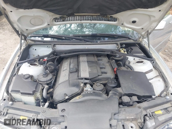 2006 BMW 3 Series 325Ci with VIN WBABW33466PX87945, listed as a IAAI auction lot 42019374 with 154,171 mi miles. Bid and sale history available at carsss.com. Image 10.