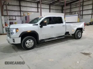 2020 GMC Sierra 3500HD Denali z VIN 1GT49WEY1LF266105, wystawiony jako Copart lot #55450085 z przebiegiem 22 593 mil mil oraz Szkody całkowita. Historia ofert i sprzedaży dostępna na DreamBid. Obrazek 1.