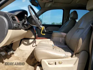 2007 Chevrolet Tahoe LT z VIN 1GNFC13077R288857, wystawiony jako Copart lot #48496775 z przebiegiem 285 932 mil mil oraz Szkoda całkowita • Salvage title. Historia ofert i sprzedaży dostępna na DreamBid. Obrazek 7.