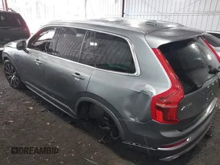 2020 Volvo XC90 Momentum with VIN YV4102PK3L1573865, listed as a IAAI auction lot 41297642 with 153,381 mi miles. Bid and sale history available at carsss.com. Image 3.