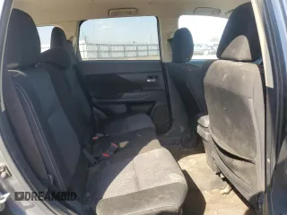 2018 Mitsubishi Outlander ES z VIN JA4AZ3A34JJ003445, wystawiony jako Copart lot #55850775 z przebiegiem 133 644 mil mil oraz Szkoda całkowita • Salvage title. Historia ofert i sprzedaży dostępna na DreamBid. Obrazek 11.