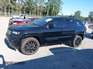 2018 Jeep Grand Cherokee Laredo E с VIN 1C4RJFAG6JC106066, выставлен на аукционе IAAI как лот 42433285 с пробегом 61 611 миль миль и . История ставок и продаж доступна на DreamBid. Изображение 15.