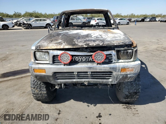 1991 Toyota Pickup DLX z VIN JT4VN13D7M5045456, wystawiony jako Copart lot #77028624 z przebiegiem Nie podano mil oraz Nie do naprawy • Non repairable. Historia ofert i sprzedaży dostępna na DreamBid. Obrazek 5.