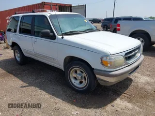 1995 Ford Explorer Eddie Bauer z VIN 1FMDU32X8SZB18244, wystawiony jako IAAI lot #41907047 z przebiegiem 16 140 mil mil oraz . Historia ofert i sprzedaży dostępna na DreamBid. Obrazek 1.