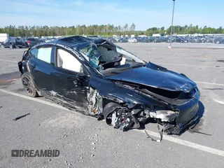2025 Tesla Model 3 Long Range z VIN 5YJ3E1EAXSF927128, wystawiony jako IAAI lot #42241174 z przebiegiem Nie podano mil oraz . Historia ofert i sprzedaży dostępna na DreamBid. Obrazek 1.