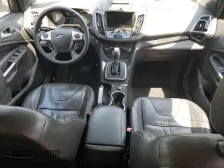 2013 Ford Escape Titanium z VIN 1FMCU0J96DUB50607, wystawiony jako Copart lot #55999745 z przebiegiem 177 798 mil mil oraz Czysty tytuł • Clean title. Historia ofert i sprzedaży dostępna na DreamBid. Obrazek 8.