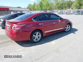 2015 Nissan Altima 2.5 S with VIN 1N4AL3AP9FC153529, listed as a IAAI auction lot 42031503 with 170,711 mi miles. Bid and sale history available at carsss.com. Image 4.