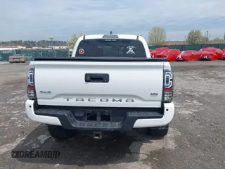 2018 Toyota Tacoma SR with VIN 3TMCZ5AN5JM125066, listed as a IAAI auction lot 41961168 with 88,497 mi miles. Bid and sale history available at carsss.com. Image 16.