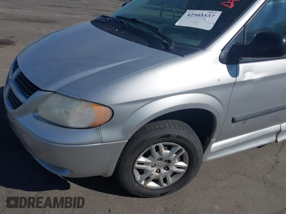 2007 Dodge Grand Caravan SE with VIN 1D4GP24R77B185034, listed as a IAAI auction lot 42503537 with 153,150 mi miles and . Bid and sale history available at DreamBid. Image 6.