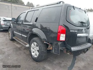 2011 Nissan Pathfinder LE with VIN 5N1AR1NB5BC613206, listed as a IAAI auction lot 41861245 with 196,045 mi miles. Bid and sale history available at carsss.com. Image 3.