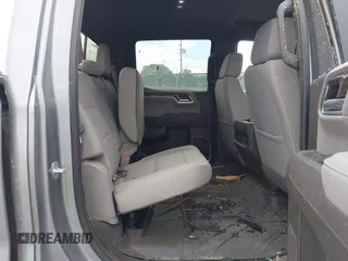 2025 Chevrolet Silverado 1500 LT z VIN 1GCUKDED0SZ216878, wystawiony jako IAAI lot #42435820 z przebiegiem 4 448 mil mil oraz . Historia ofert i sprzedaży dostępna na DreamBid. Obrazek 8.