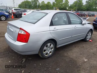 2006 Kia Spectra EX z VIN KNAFE121265360130, wystawiony jako IAAI lot #42345843 z przebiegiem 152 987 mil mil oraz . Historia ofert i sprzedaży dostępna na DreamBid. Obrazek 4.