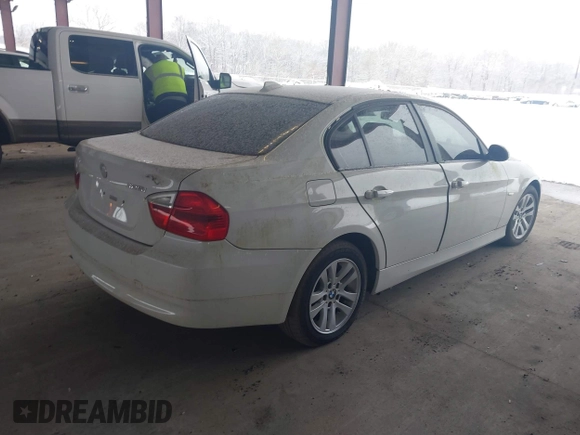 2006 BMW 3 Series 325i with VIN WBAVB17526NK38349, listed as a IAAI auction lot 41510576 with 135,574 mi miles. Bid and sale history available at carsss.com. Image 4.