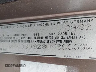 1983 Porsche 928 z VIN WP0JB0928DS860094, wystawiony jako IAAI lot #42106022 z przebiegiem 121 873 mil mil oraz . Historia ofert i sprzedaży dostępna na DreamBid. Obrazek 9.
