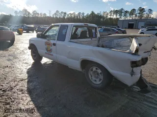 2003 Chevrolet S-10 with VIN 1GCCS19H538155218, listed as a Copart auction lot 41485795 with 247,331 mi miles and Salvage Title. Bid and sale history available at carsss.com. Image 2.
