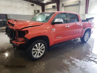 2018 Toyota Tundra SR5 z VIN 5TFHW5F1XJX711390, wystawiony jako Copart lot #50394215 z przebiegiem 156 903 mil mil oraz Szkoda całkowita • Salvage title. Historia ofert i sprzedaży dostępna na DreamBid. Obrazek 1.