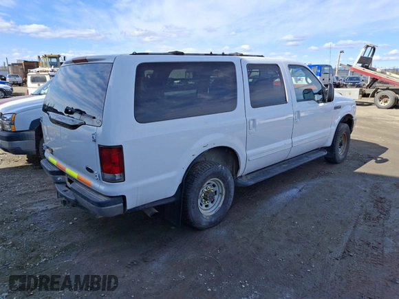 2000 Ford Excursion XLT with VIN 1FMSU41F8YEE41800, listed as a Copart auction lot 55297415 with 191,904 mi miles and Clean Title. Bid and sale history available at DreamBid. Image 3.