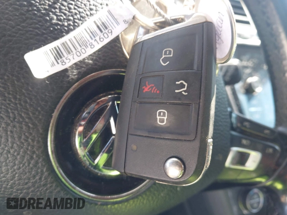 2018 Volkswagen Tiguan SEL with VIN 3VV3B7AX6JM001231, listed as a IAAI auction lot 41781659 with 137,930 mi miles and . Bid and sale history available at DreamBid. Image 11.