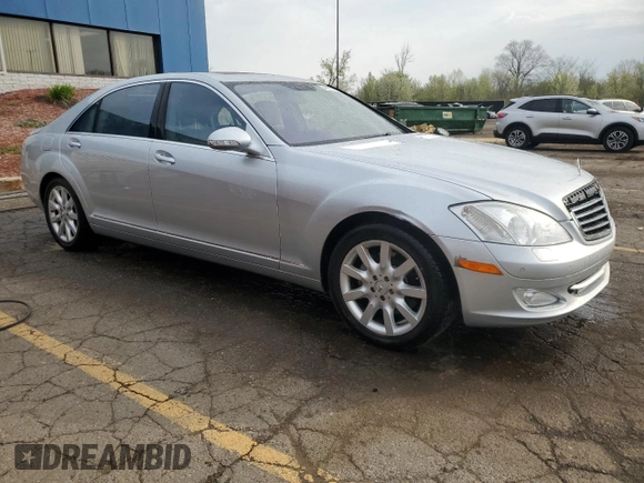 2007 Mercedes-Benz S 550 with VIN WDDNG71XX7A102888, listed as a Copart auction lot 54901285 with 214,792 mi miles and Salvage Title. Bid and sale history available at DreamBid. Image 4.