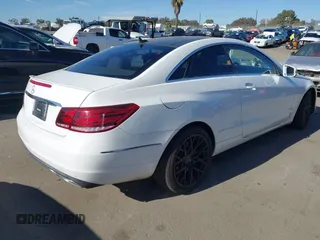 2014 Mercedes-Benz E-Class E 350 with VIN WDDKJ5KB0EF253962, listed as a IAAI auction lot 41013329 with 75,731 mi miles. Bid and sale history available at carsss.com. Image 4.