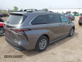2024 Toyota Sienna XLE z VIN 5TDYSKFC5RS139626, wystawiony jako IAAI lot #42149627 z przebiegiem 10 148 mil mil oraz . Historia ofert i sprzedaży dostępna na DreamBid. Obrazek 4.