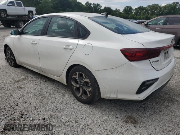 2021 Kia Forte LXS z VIN 3KPF24AD7ME312374, wystawiony jako Copart lot #59405995 z przebiegiem 111 897 mil mil oraz Czysty tytuł • Clean title. Historia ofert i sprzedaży dostępna na DreamBid. Obrazek 2.