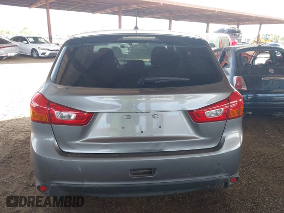 2015 Mitsubishi Outlander ES z VIN 4A4AP3AU7FE042477, wystawiony jako IAAI lot #42243771 z przebiegiem 114 331 mil mil oraz . Historia ofert i sprzedaży dostępna na DreamBid. Obrazek 16.