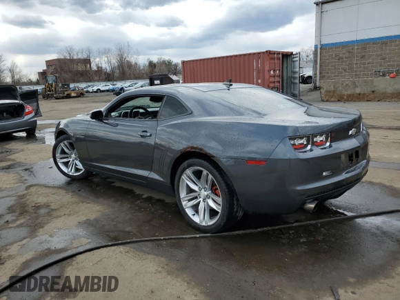 2011 Chevrolet Camaro 2LS z VIN 2G1FA1ED9B9115870, wystawiony jako Copart lot #50716865 z przebiegiem 171 936 mil mil oraz Szkoda całkowita • Salvage title. Historia ofert i sprzedaży dostępna na DreamBid. Obrazek 2.