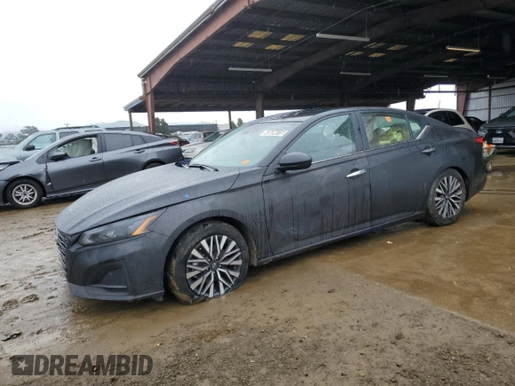 2025 Nissan Altima SV with VIN 1N4BL4DV0SN304549, listed as a Copart auction lot 43634415 with 7,194 mi miles and Clean Title. Bid and sale history available at carsss.com. Image 1.