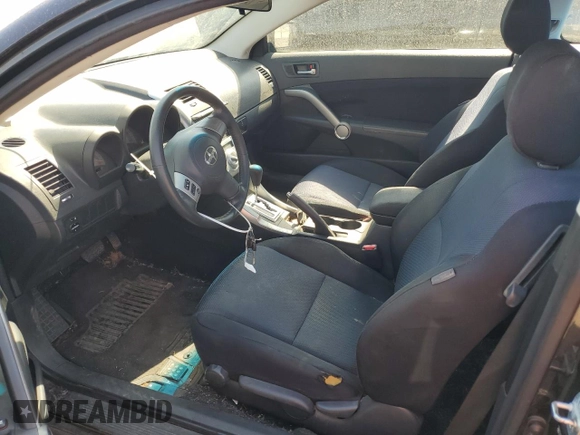2009 Scion tC z VIN JTKDE167090278867, wystawiony jako Copart lot #47040775 z przebiegiem 148 976 mil mil oraz Szkoda całkowita • Salvage title. Historia ofert i sprzedaży dostępna na DreamBid. Obrazek 7.