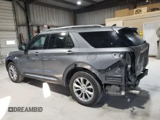 2024 Ford Explorer Limited with VIN 1FMSK8FH6RGA30957, listed as a Copart auction lot 42499775 with 33,268 mi miles and Clean Title. Bid and sale history available at carsss.com. Image 2.