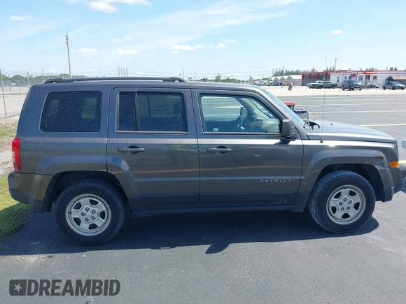 2016 Jeep Patriot Sport z VIN 1C4NJPBB4GD716767, wystawiony jako IAAI lot #42216197 z przebiegiem 119 976 mil mil oraz . Historia ofert i sprzedaży dostępna na DreamBid. Obrazek 13.