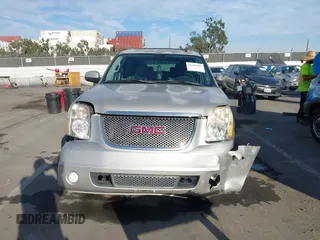 2007 GMC Yukon XL z VIN 1GKFK668X7J319869, wystawiony jako IAAI lot #41681597 z przebiegiem 154 318 mil mil oraz . Historia ofert i sprzedaży dostępna na DreamBid. Obrazek 12.
