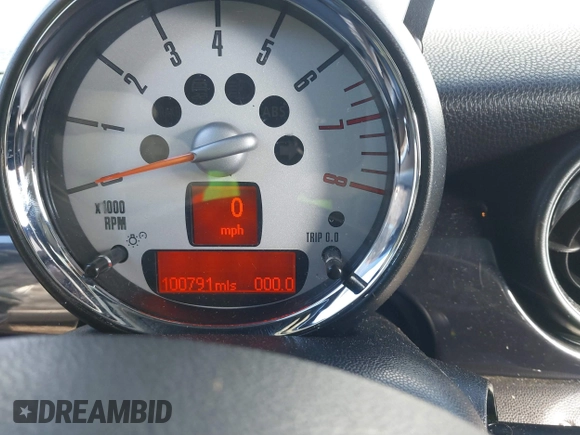 2011 MINI Hardtop S with VIN WMWSV3C53BTY20719, listed as a IAAI auction lot 41638652 with 100,791 mi miles and . Bid and sale history available at DreamBid. Image 7.