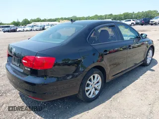 2012 Volkswagen Jetta SE with VIN 3VWDP7AJXCM373252, listed as a IAAI auction lot 39683747 with 265,621 mi miles and . Bid and sale history available at DreamBid. Image 4.