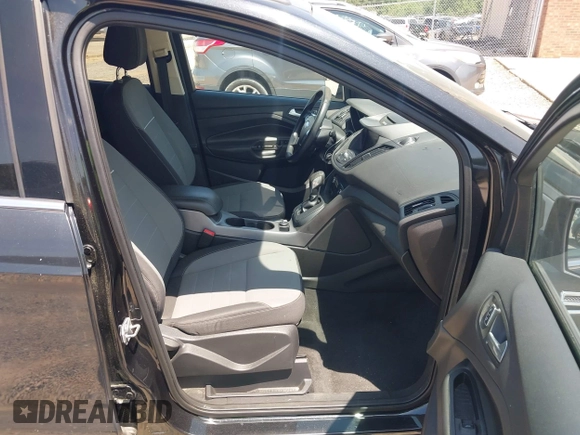 2014 Ford Escape SE z VIN 1FMCU9GX4EUC33710, wystawiony jako IAAI lot #42549888 z przebiegiem 117 057 mil mil oraz . Historia ofert i sprzedaży dostępna na DreamBid. Obrazek 5.