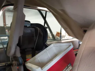 1999 Ford F-250 XL с VIN 1FTNX21S3XEC39018, выставлен на аукционе IAAI как лот 42238794 с пробегом Не указан миль и . История ставок и продаж доступна на DreamBid. Изображение 8.