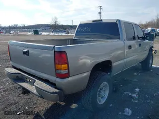 2002 Chevrolet Silverado 2500HD LS with VIN 1GCHK23U62F133501, listed as a IAAI auction lot 41409802 with 94,906 mi miles. Bid and sale history available at carsss.com. Image 4.