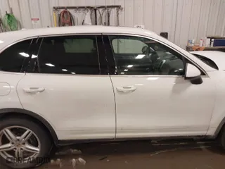 2014 Porsche Cayenne with VIN WP1AA2A29ELA09538, listed as a IAAI auction lot 41617272 with 87,269 mi miles. Bid and sale history available at carsss.com. Image 13.
