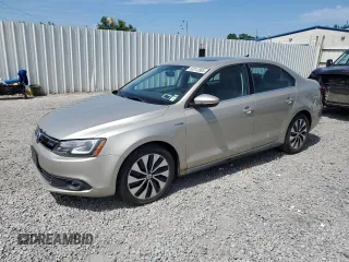 2013 Volkswagen Jetta Hybrid SE with VIN 3VW637AJ0DM298647, listed as a Copart auction lot 63012885 with 220,809 mi miles and Clean title. Bid and sale history available at DreamBid. Image 1.