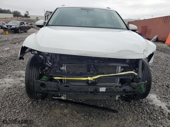 2020 Volkswagen Tiguan S with VIN 3VV1B7AX4LM037073, listed as a Copart auction lot 42588175 with 25,289 mi miles and Salvage Title. Bid and sale history available at carsss.com. Image 5.