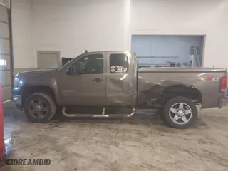 2013 GMC Sierra 2500HD SLE with VIN 1GT220C83DZ251178, listed as a IAAI auction lot 41342465 with 138,134 mi miles. Bid and sale history available at carsss.com. Image 14.