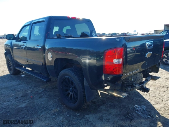 2007 Chevrolet Silverado 1500 LT w/1LT with VIN 2GCEC13C771615359, listed as a IAAI auction lot 41625289 with 176,659 mi miles. Bid and sale history available at carsss.com. Image 3.