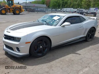 2013 Chevrolet Camaro SS с VIN 2G1FK1EJXD9112353, выставлен на аукционе IAAI как лот 42196264 с пробегом 71 339 миль миль и . История ставок и продаж доступна на DreamBid. Изображение 19.