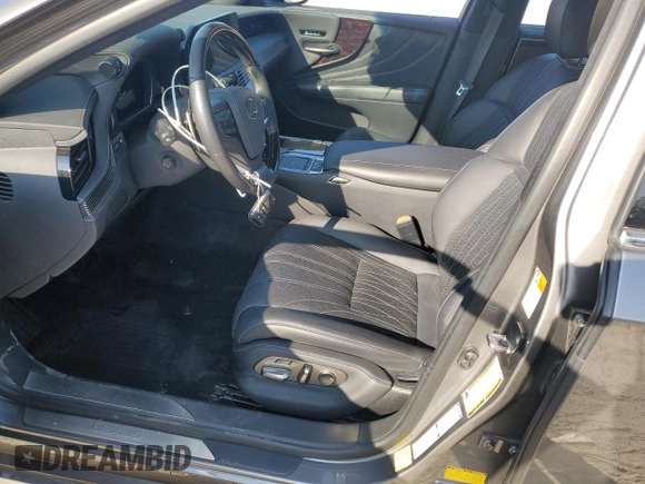 2022 Lexus LS 500 z VIN JTHD51GF5N5010891, wystawiony jako Copart lot #59223265 z przebiegiem 34 289 mil mil oraz Szkoda całkowita • Salvage title. Historia ofert i sprzedaży dostępna na DreamBid. Obrazek 7.