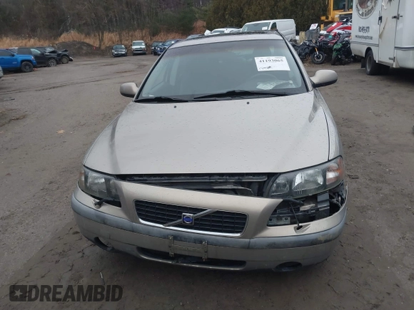 2001 Volvo S60 with VIN YV1RS61R012013431, listed as a IAAI auction lot 41193065 with 179,844 mi miles. Bid and sale history available at carsss.com. Image 12.