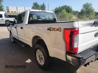 2019 Ford F-250 XL z VIN 1FT7W2BT4KEG48172, wystawiony jako IAAI lot #42556049 z przebiegiem 89 463 mil mil oraz . Historia ofert i sprzedaży dostępna na DreamBid. Obrazek 17.