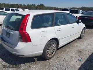 2009 Volvo V50 2.4L with VIN YV1MW382892471977, listed as a IAAI auction lot 41766254 with NaN miles. Bid and sale history available at carsss.com. Image 4.