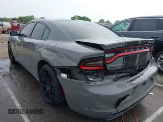 2019 Dodge Charger SXT z VIN 2C3CDXBG8KH643736, wystawiony jako IAAI lot #42274759 z przebiegiem 108 429 mil mil oraz . Historia ofert i sprzedaży dostępna na DreamBid. Obrazek 3.